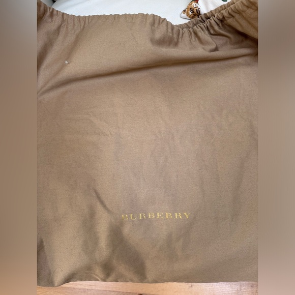 Authentic Burberry calf grain leather tote/crossbody bag - Picture 13 of 15